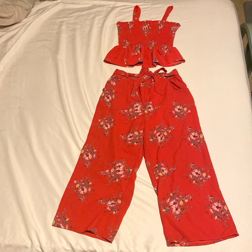 Lilt two-piece girls set with floral designs, mid length pants and top